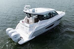 Regal XO 38 Lady G- Profile
