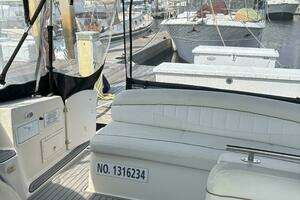 2002 Rinker 342 Fiesta Vee thumbnail 15