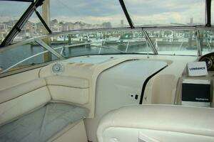 2002 Rinker 342 Fiesta Vee thumbnail 11