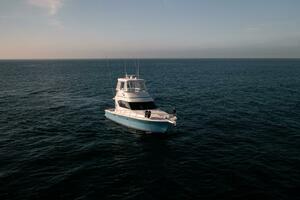 2002 Riviera 40 Flybridge - SKIESTA