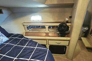 1986 Chris-Craft 381 Catalina thumbnail 30