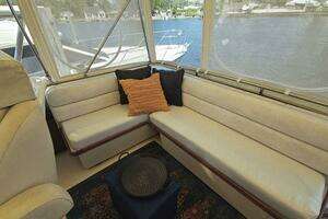 1986 Chris-Craft 381 Catalina thumbnail 6