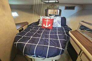 1986 Chris-Craft 381 Catalina thumbnail 29