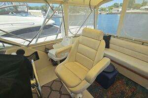 1986 Chris-Craft 381 Catalina thumbnail 10