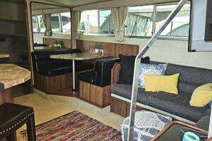 1986 Chris-Craft 381 Catalina thumbnail 18