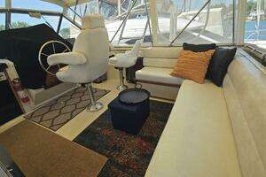 1986 Chris-Craft 381 Catalina thumbnail 9