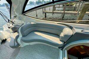 2005 Cruisers Yachts 540 Express thumbnail 27