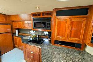 2005 Cruisers Yachts 540 Express thumbnail 43