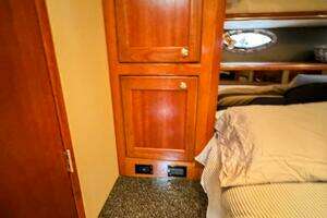 2005 Cruisers Yachts 540 Express thumbnail 54