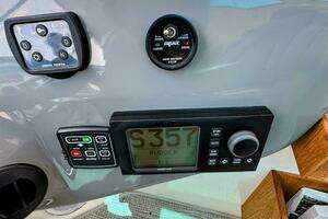 2005 Cruisers Yachts 540 Express thumbnail 33