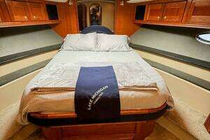 2005 Cruisers Yachts 540 Express thumbnail 46
