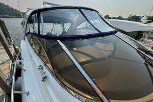 2005 Cruisers Yachts 540 Express thumbnail 21