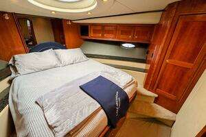 2005 Cruisers Yachts 540 Express thumbnail 48