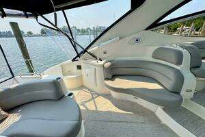 2005 Cruisers Yachts 540 Express thumbnail 26