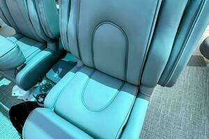 2005 Cruisers Yachts 540 Express thumbnail 30