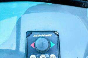 2005 Cruisers Yachts 540 Express thumbnail 36