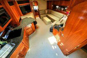 2005 Cruisers Yachts 540 Express thumbnail 4