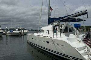2000 Lagoon 380 thumbnail 6
