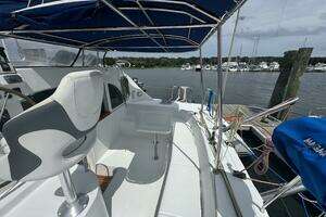 2000 Lagoon 380 thumbnail 17