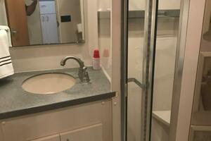 34 ft Mainship - Forward Sink/Shower