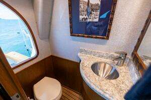 2011 Viking 70 Convertible thumbnail 45