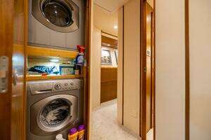 2011 Viking 70 Convertible thumbnail 60
