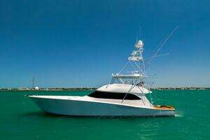 2011 Viking 70 Convertible thumbnail 27