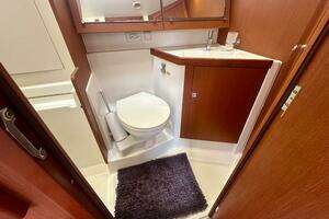 2015 Beneteau Oceanis 45 thumbnail 74