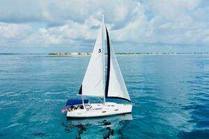 2015 Beneteau Oceanis 45 thumbnail 2