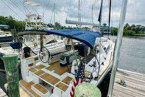 2015 Beneteau Oceanis 45 thumbnail 22