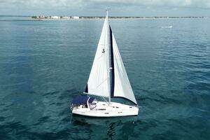 2015 Beneteau Oceanis 45 thumbnail 14