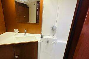 2015 Beneteau Oceanis 45 thumbnail 50