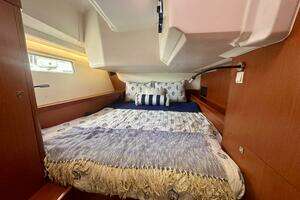 2015 Beneteau Oceanis 45 thumbnail 79
