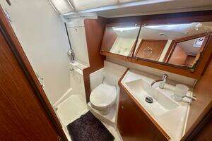 2015 Beneteau Oceanis 45 thumbnail 75