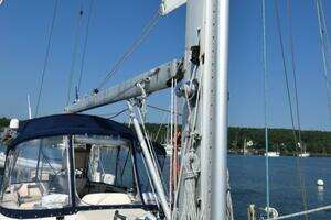 2004 Island Packet 485 thumbnail 2