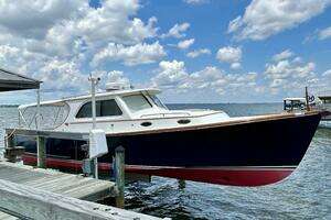 Clarity 2006 Hinckley 36 EP Yacht For Sale in Merritt Island FL