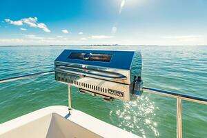 2017 Ferretti Yachts 750 thumbnail 36