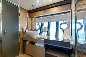 2017 Ferretti Yachts 750 thumbnail 78