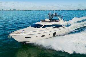 2017 Ferretti Yachts 750 thumbnail 3