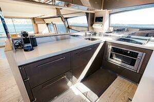2017 Ferretti Yachts 750 thumbnail 61