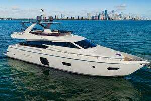 2017 Ferretti Yachts 750 thumbnail 8