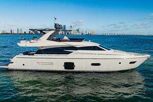 2017 Ferretti Yachts 750 thumbnail 9