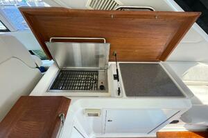 Regal 52 Sport Coupe - Helm Deck Grill