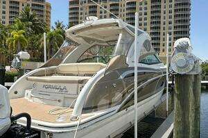  2019 Formula 350 Crossover Bowrider Yacht For Sale in Cape Coral FL