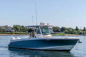 Just Wednesdays 2022 Boston Whaler 330 Outrage Yacht For Sale in Montauk NY