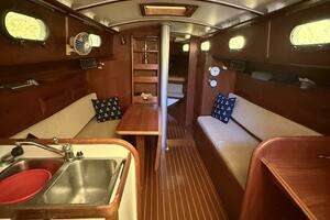 1985 Cape Dory thumbnail 5