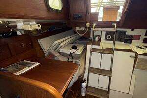 1985 Cape Dory thumbnail 13