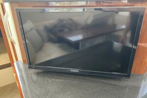 2016 Carver C34 Salon TV