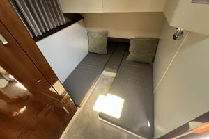 2016 Carver C34 Aft Stateroom