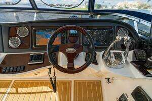 Gail's Storm IV 2015 Meridian 441 Sedan Yacht For Sale in Sarasota FL